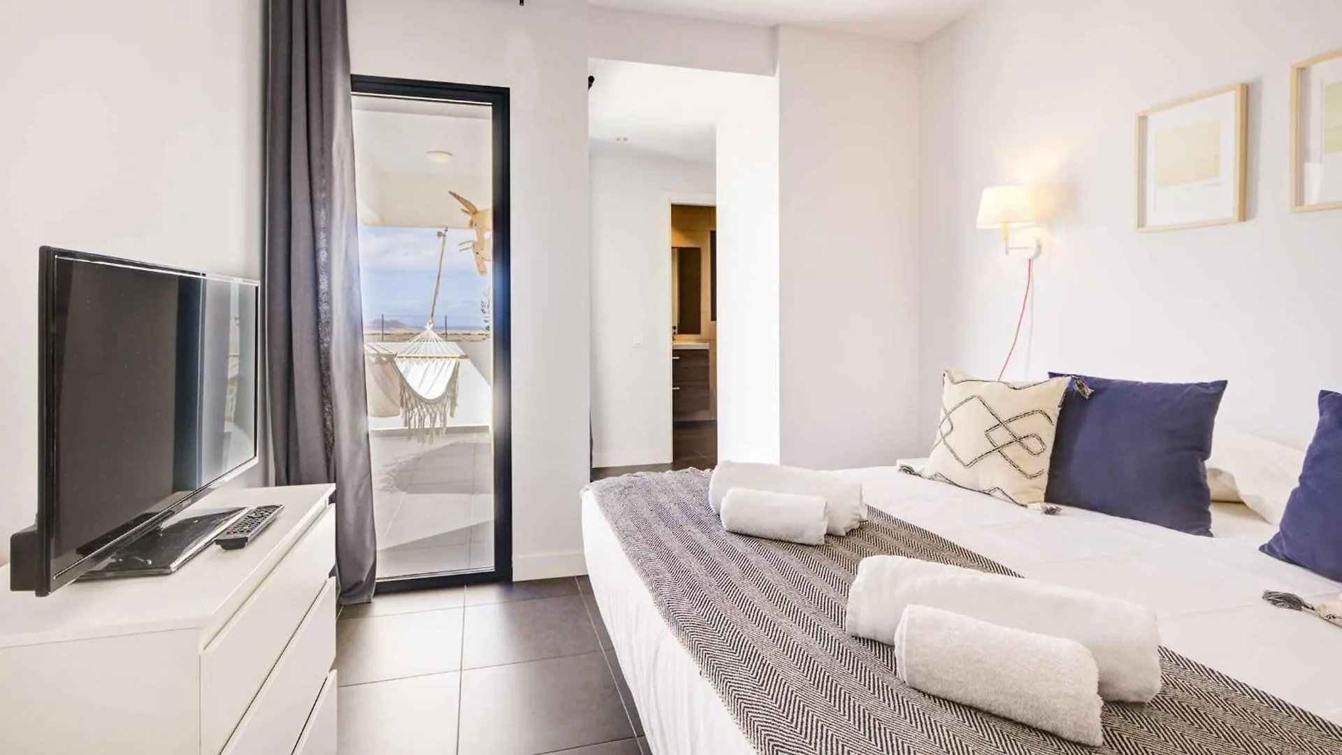 Puipana Precioso Apartamento Con Piscina Villaverde  Spain